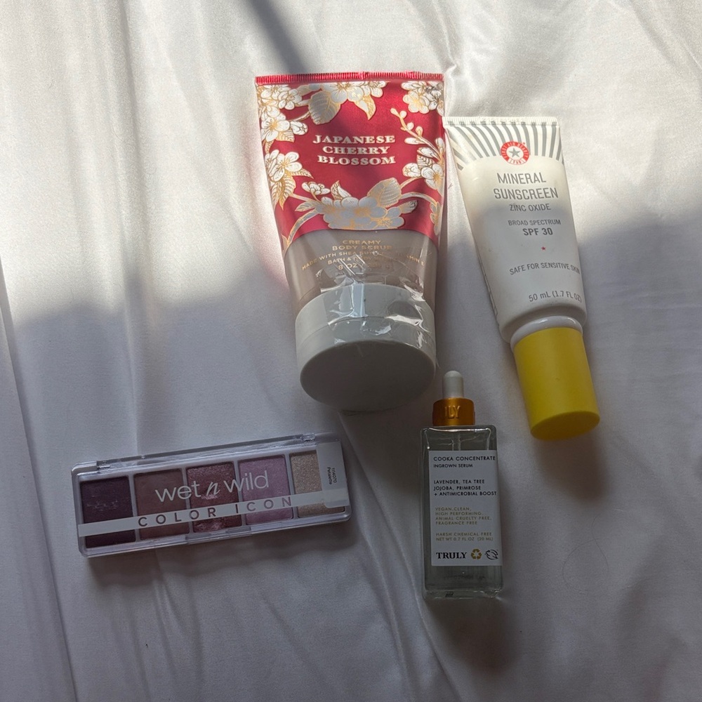 Japanese Cherry Blossom Lotion and Skincare Set